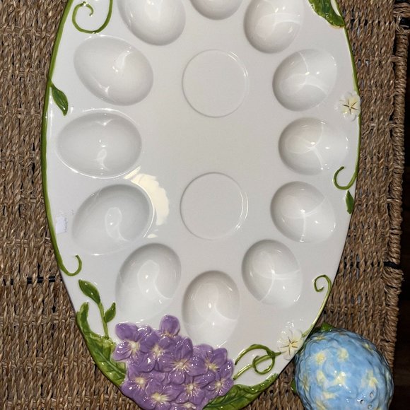 Bella Casa by Gantz, Vintage Deviled Egg Platter with S/P Shakers - Picture 8 of 16